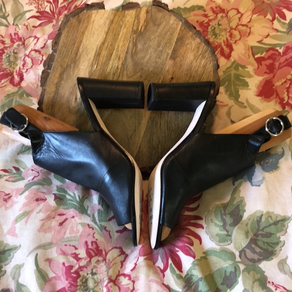 VIA SPIGA Size 12M Open Toe LEATHER Clog 4” Heel Anklestrap 
Leather Buckle $178 - Picture 7 of 17